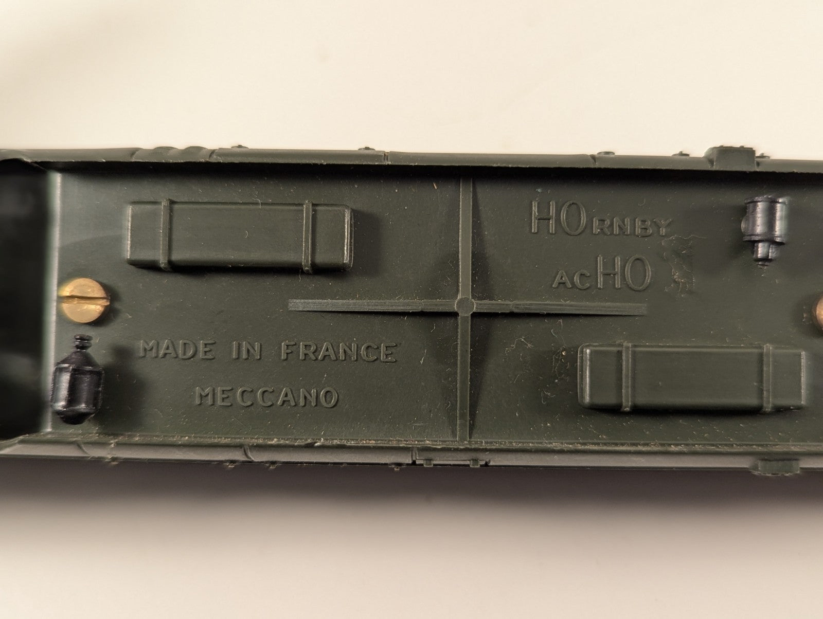 Hornby Acho HO Gauge Green 733 SNCF 2nd Class Coach