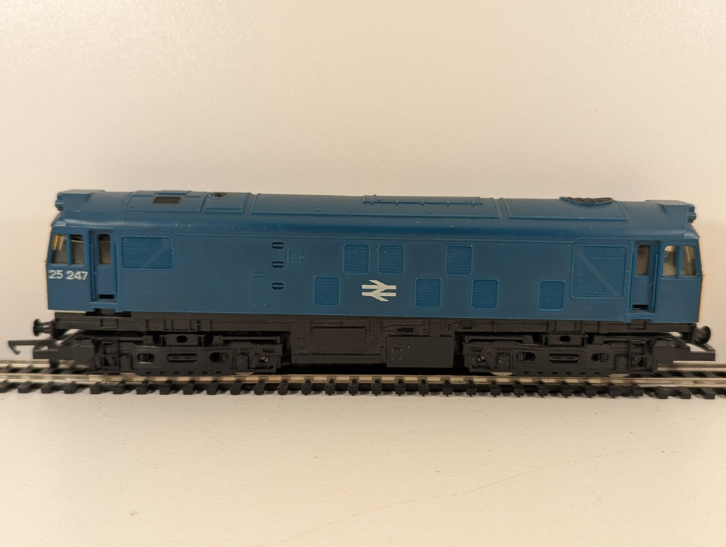 Hornby R068 OO Gauge Class 25 Diesel Locomotive 25247 – BR Blue – DCC Fitted