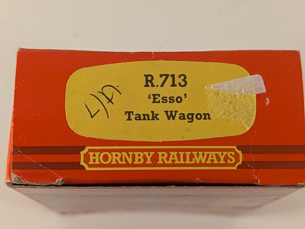 Hornby OO Gauge Esso Tank Wagon
