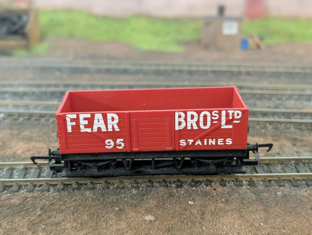 Hornby Fear Wagon Split From R1111K The Coastal Freight Train Set