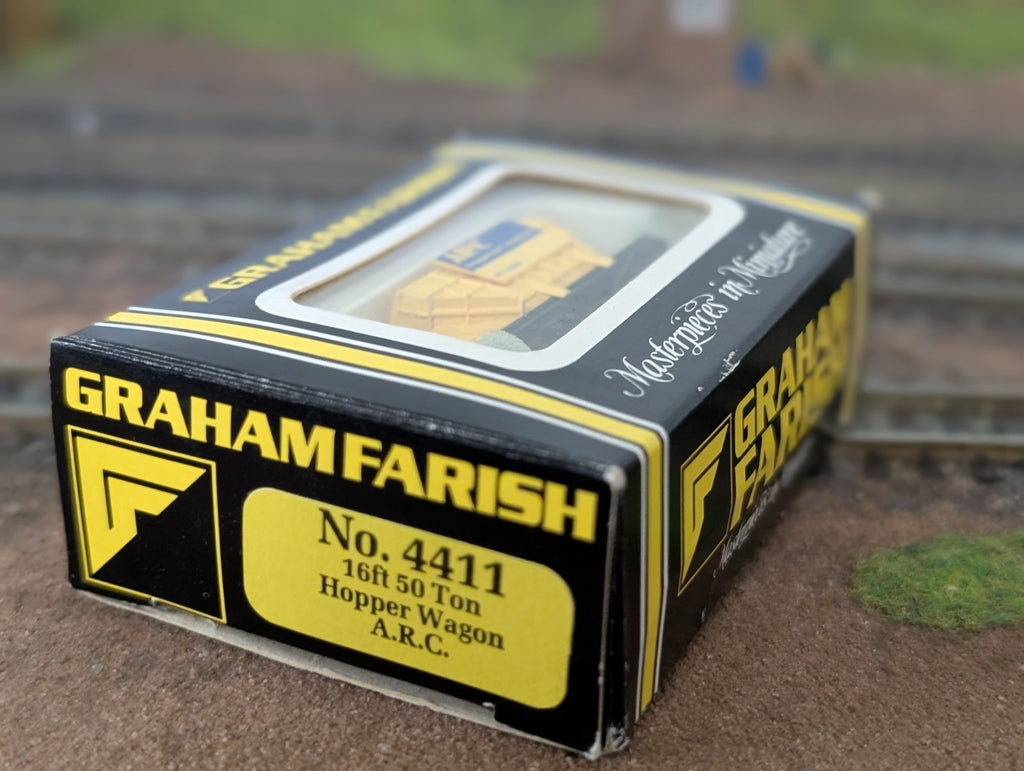 Graham Farish 3512 N Gauge CPV Presflo Bulk Powder Wagon "Blue Circle"