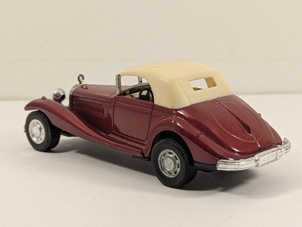 Yatming Mercedes 540K Cabriolet Die-cast Car Dark Red and Cream 8502