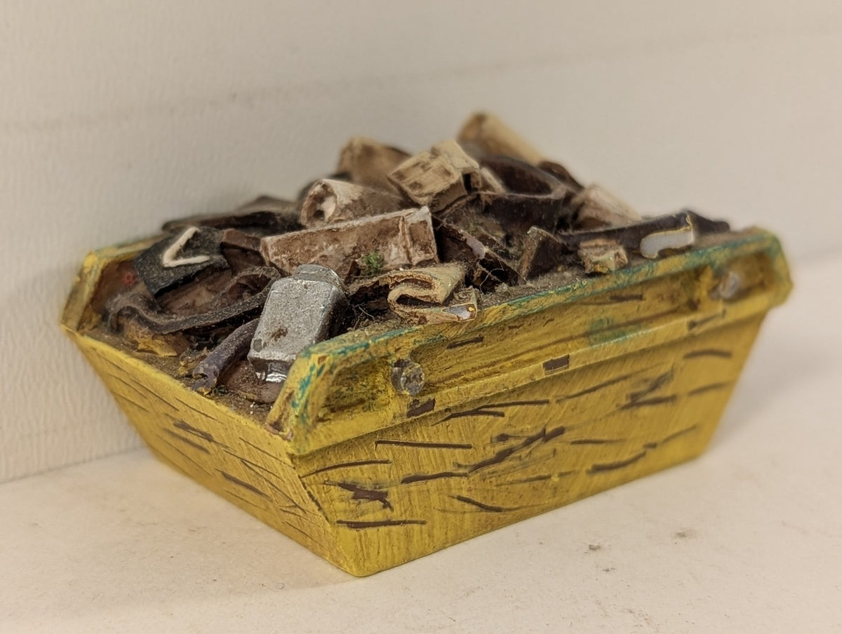 Hornby OO Gauge Yellow Skip with Debris Scenic Accessory