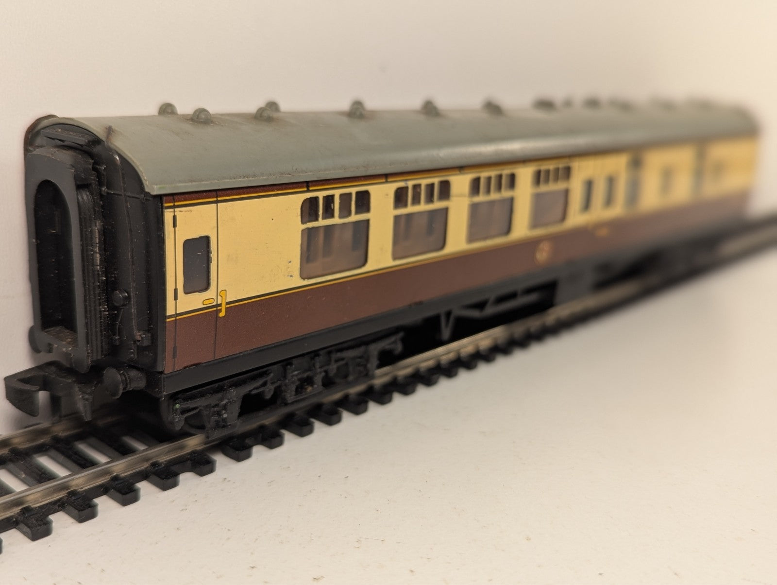 Hornby Dublo OO Gauge 4051 W.R. Corridor Brake/Second Coach