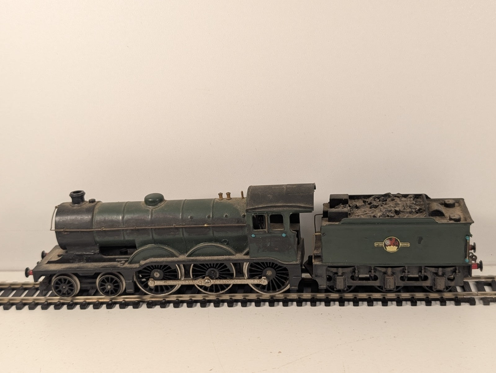 Hornby R150 OO Gauge Class B12 4-6-0 Dummy Locomotive Repainted