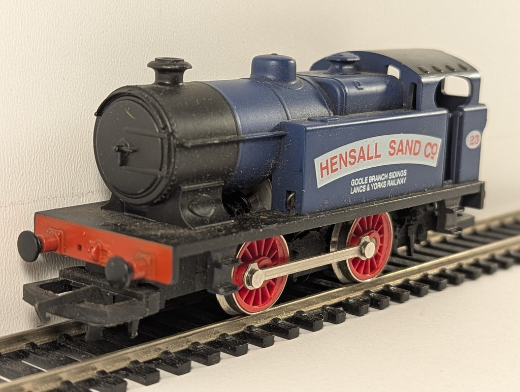 Hornby OO Gauge Industrial 0-4-0 Tank Locomotive 'Hensall Sand Co.'