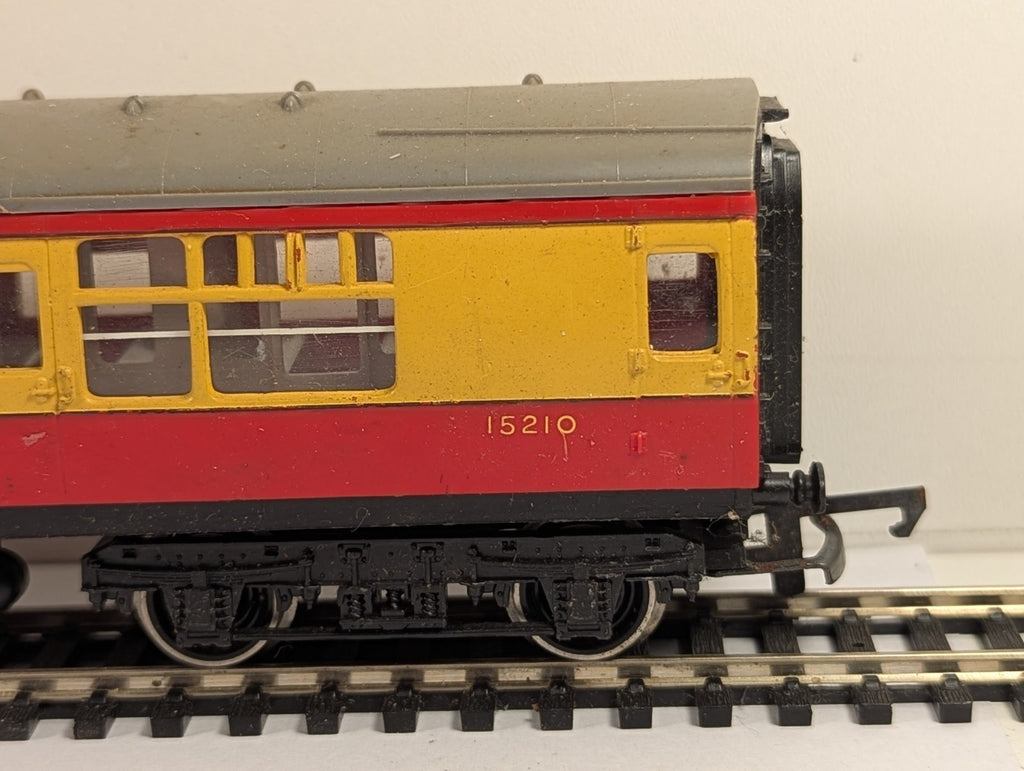Hornby OO Gauge BR Mk1 Composite Coach Passenger Coach 15210