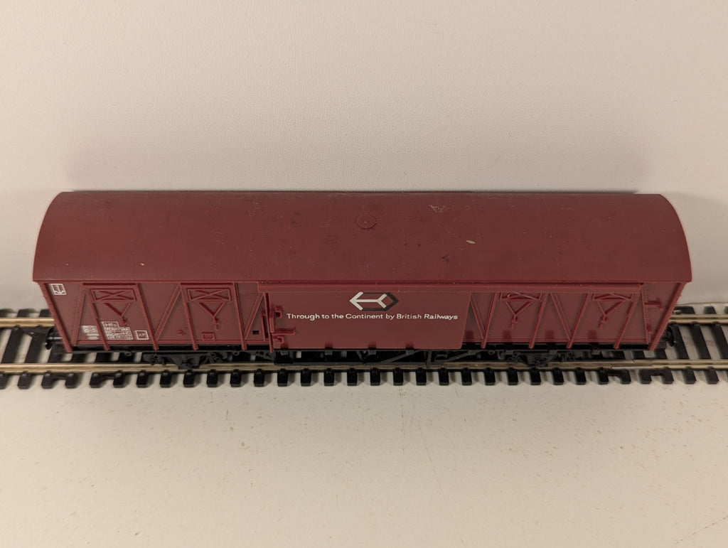 Tri-ang Hornby R738 OO Gauge Red BR Anglo-Continental Ferry Van