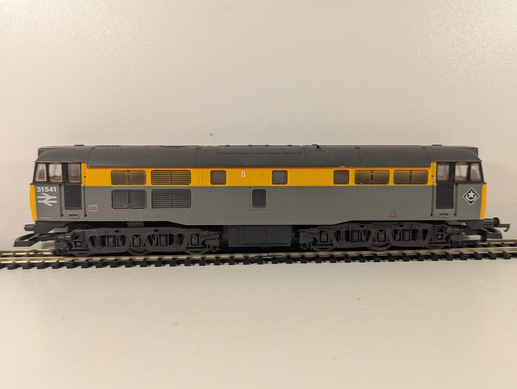 Lima OO Gauge BR Class 31 31541 Dutch Livery Diesel Locomotive Missing Buffers