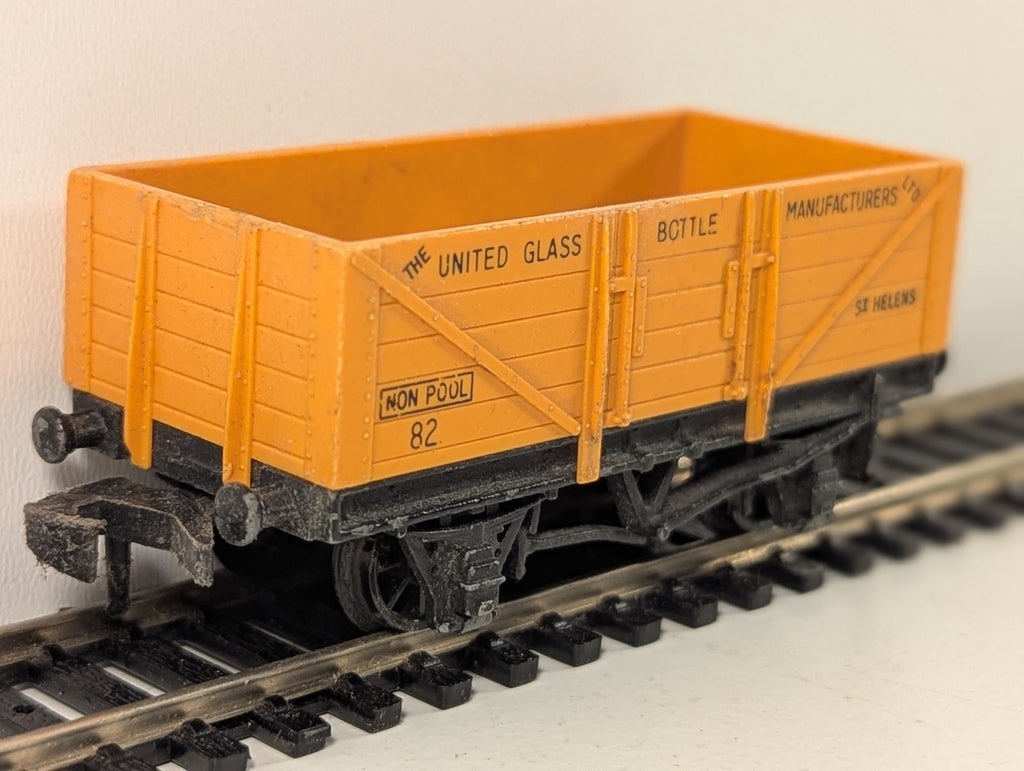 Hornby Dublo United Glass Bottle Manufacturers Wagon OO Gauge - Missing Buffer