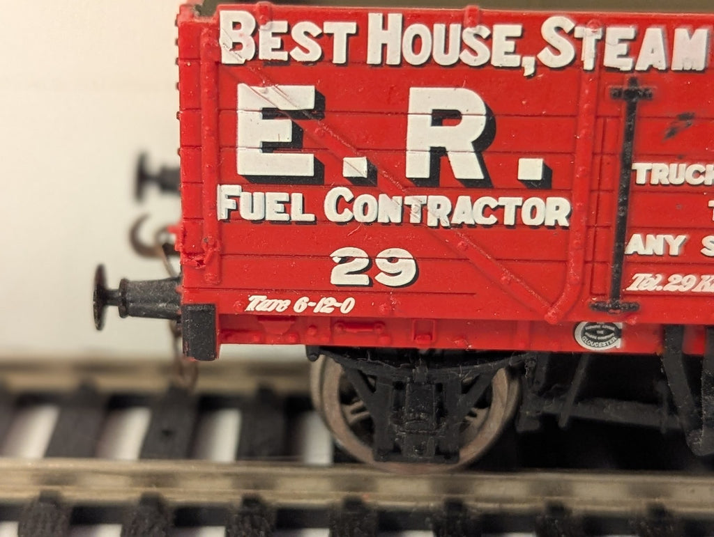Bachmann OO Gauge 7 Plank Wagon 'E.R. Gell' Goods Wagon 29 E.R. Gell Red 37-078