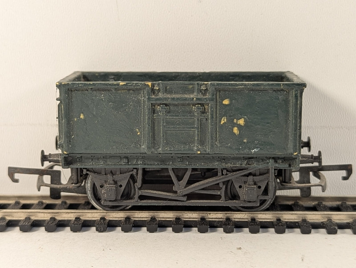 Tri-ang OO Gauge 16-Ton Mineral Wagon Goods Wagon Repainted Green