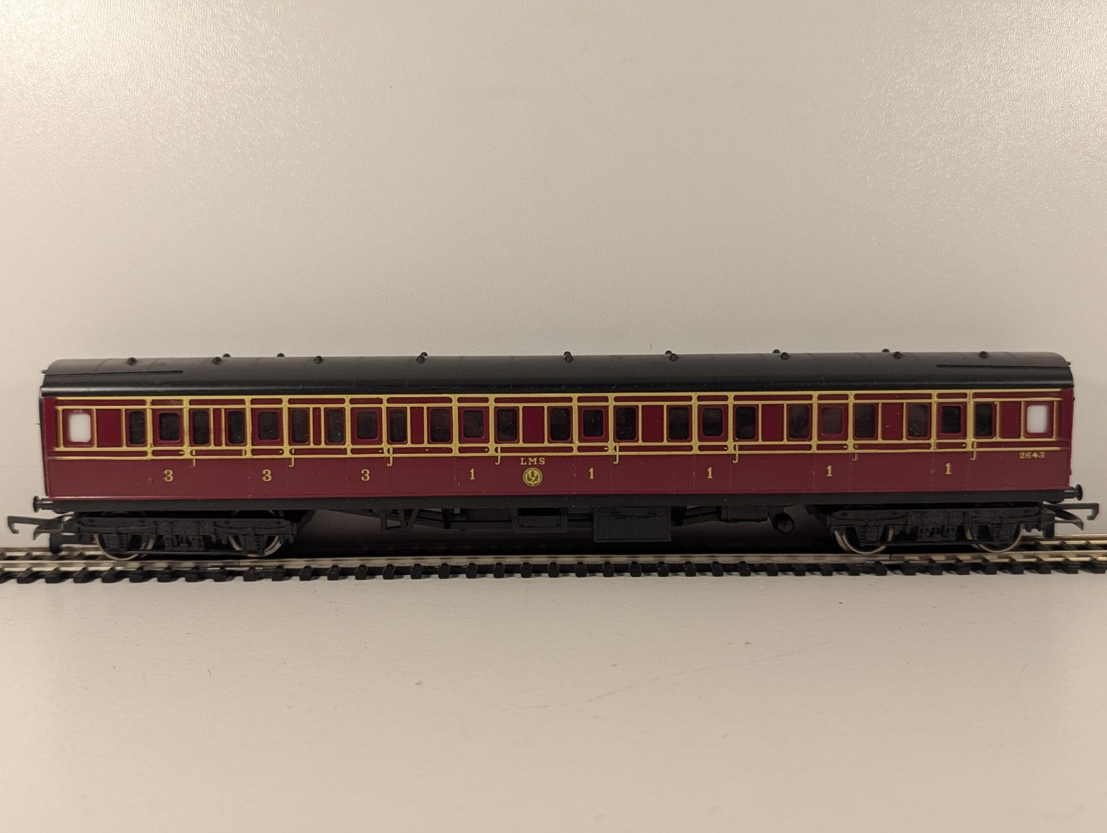 Tri-ang R747 OO Gauge LMS 1st&3rd class Caledonian Composite Coach