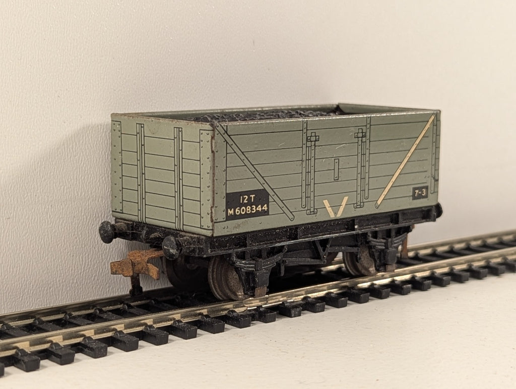Hornby Dublo 32030 OO Gauge BR Grey D2 Coal Wagon with Coal Load - Boxed