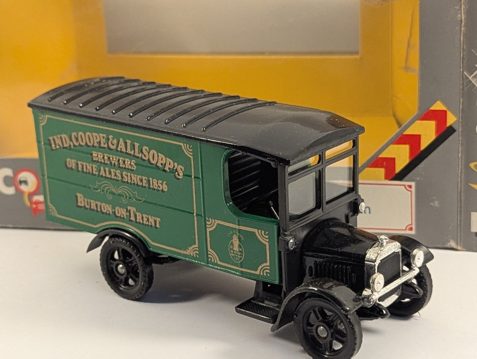 Corgi Classics C846 Thornycroft Van Ind Coope