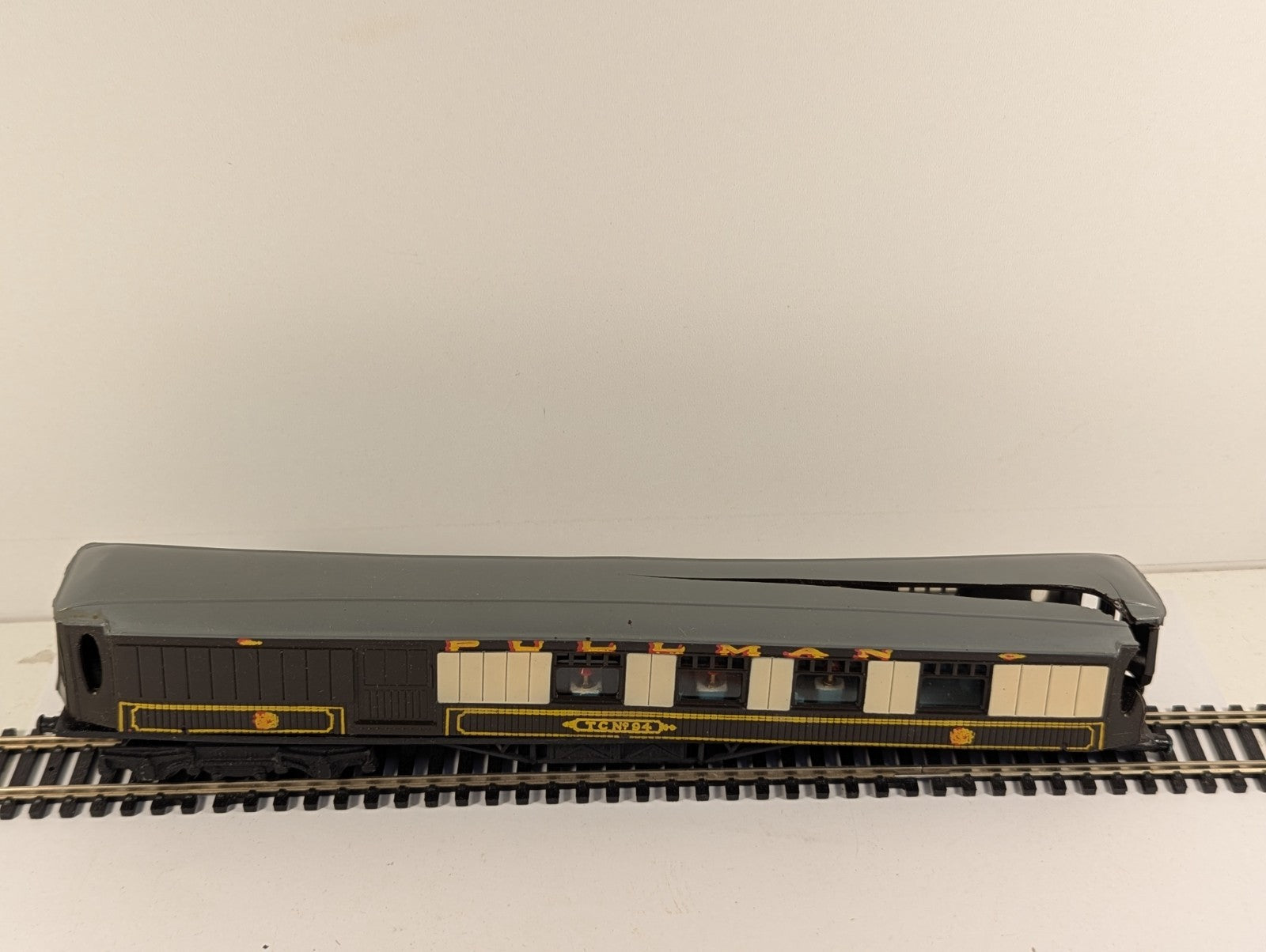 Graham Farish OO Gauge Pullman Third Parlour Brake T.C. No.94