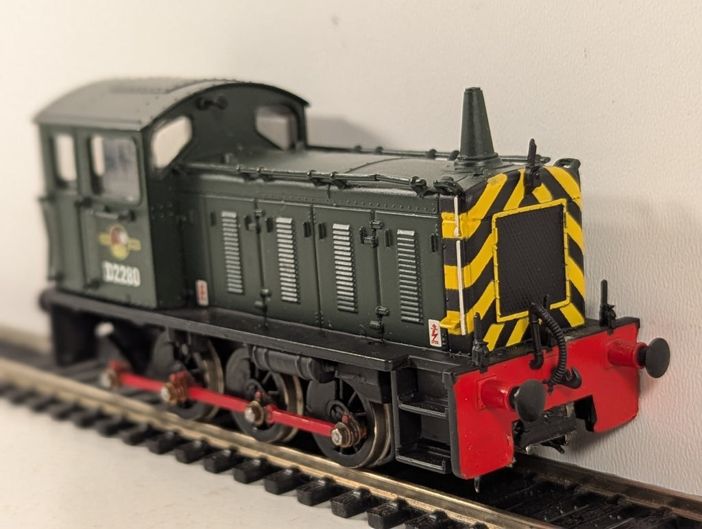 Bachmann Kit Chassis Converted Class 04 Diesel Shunter - Missing Couplings
