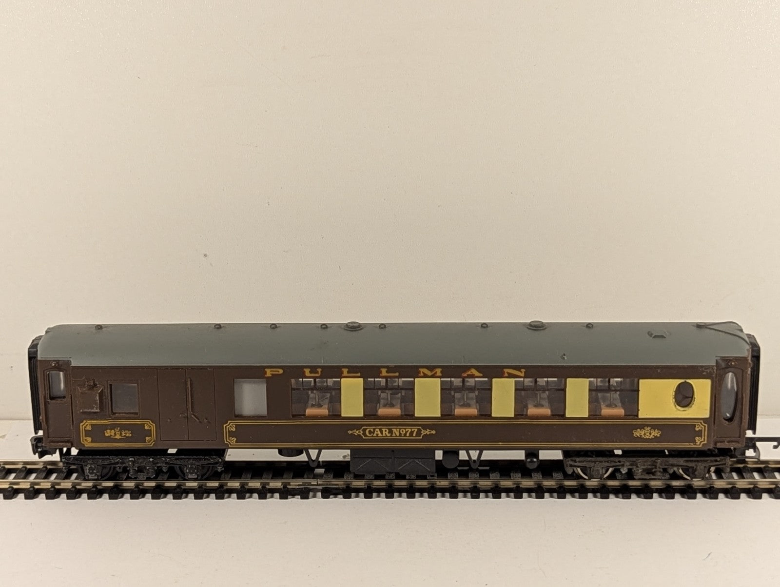 Wrenn Pullman Brake 2nd Coach No.77 OO Gauge
