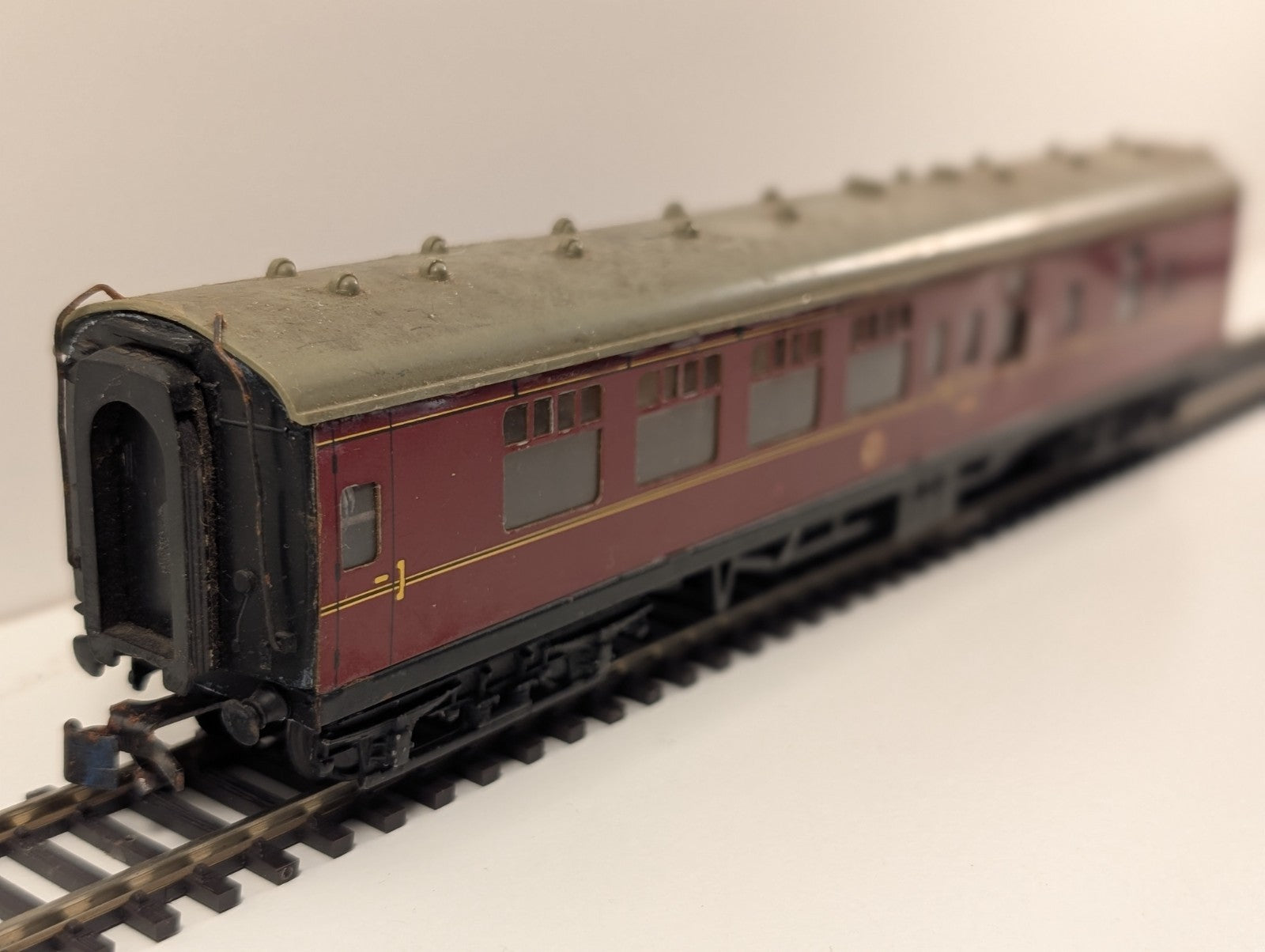 Hornby Dublo 4053 OO Gauge BR Brake 2nd Coach (E35173) – Needs Restoration