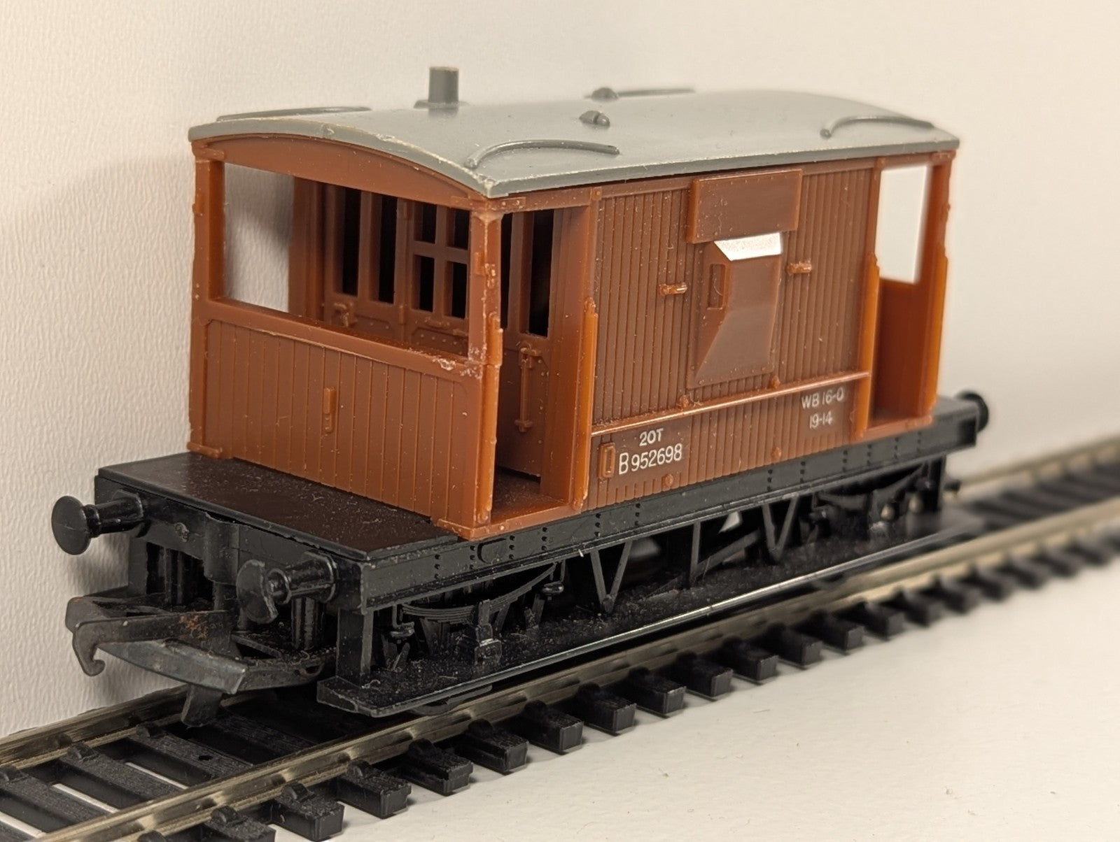 Hornby RailRoad – BR 20 Ton Brake Van (OO Gauge)