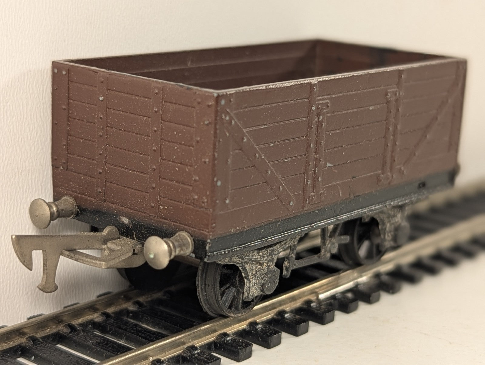 Graham Farish 5 Plank Wagon BR Brown