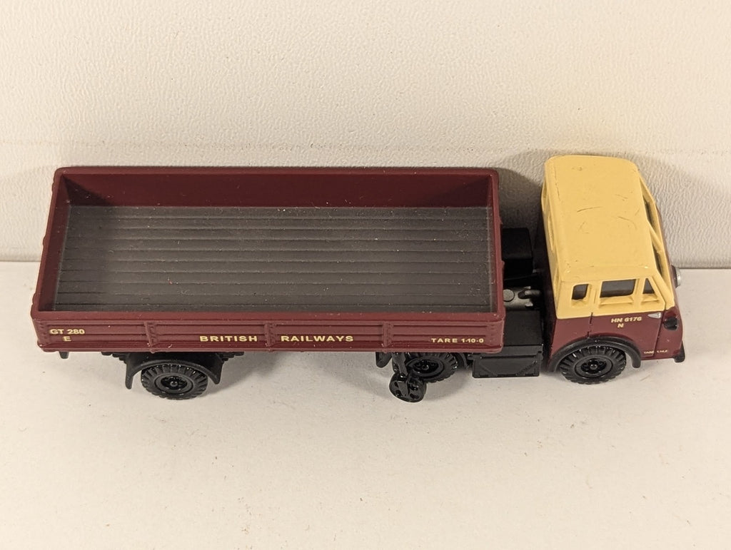 Classix OO Gauge Scammell Scarab with Dropside Trailer Die-cast Model Vehicle