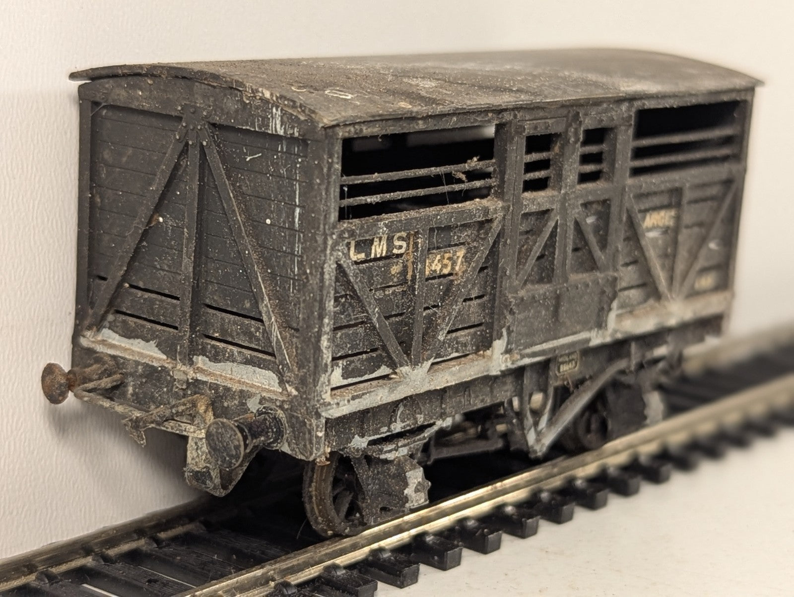 Kitbuilt LMS Large Cattle Wagon 8457 LMS Grey
