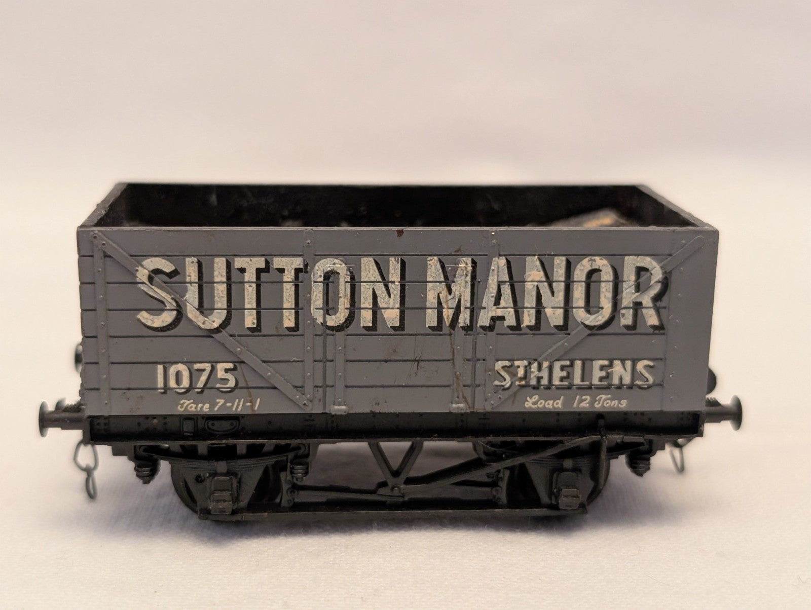 Trix OO Gauge 7-Plank Open Wagon Goods Wagon 1075 Sutton Manor