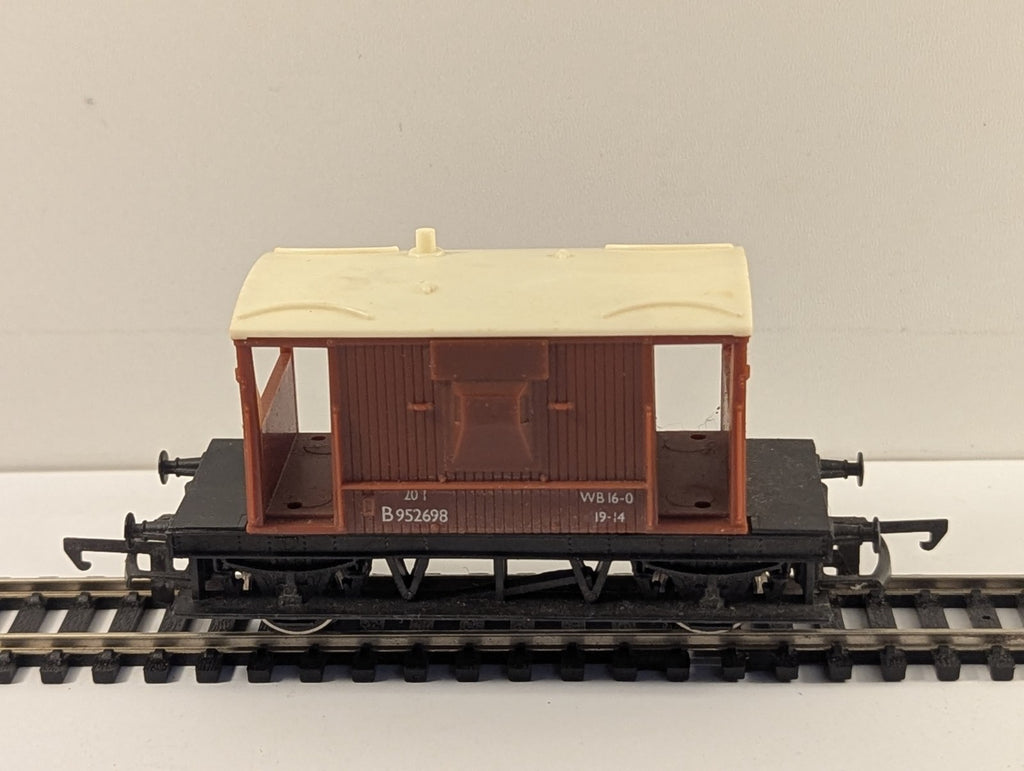 Hornby OO Gauge BR Standard 20T Brake Van B952698