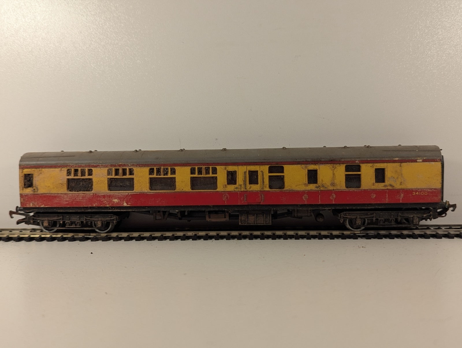 Tri-ang OO Gauge BR Mk1 Brake Second Coach Passenger Coach 34100