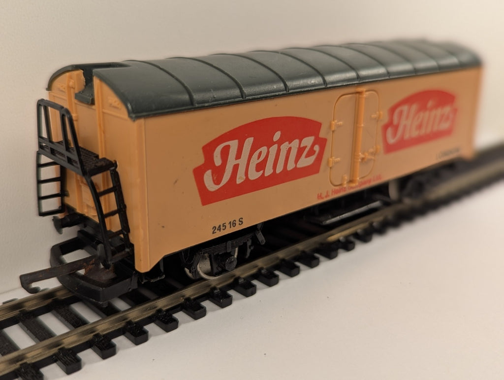 Lima OO/HO Gauge Heinz Continental Refrigerator Van