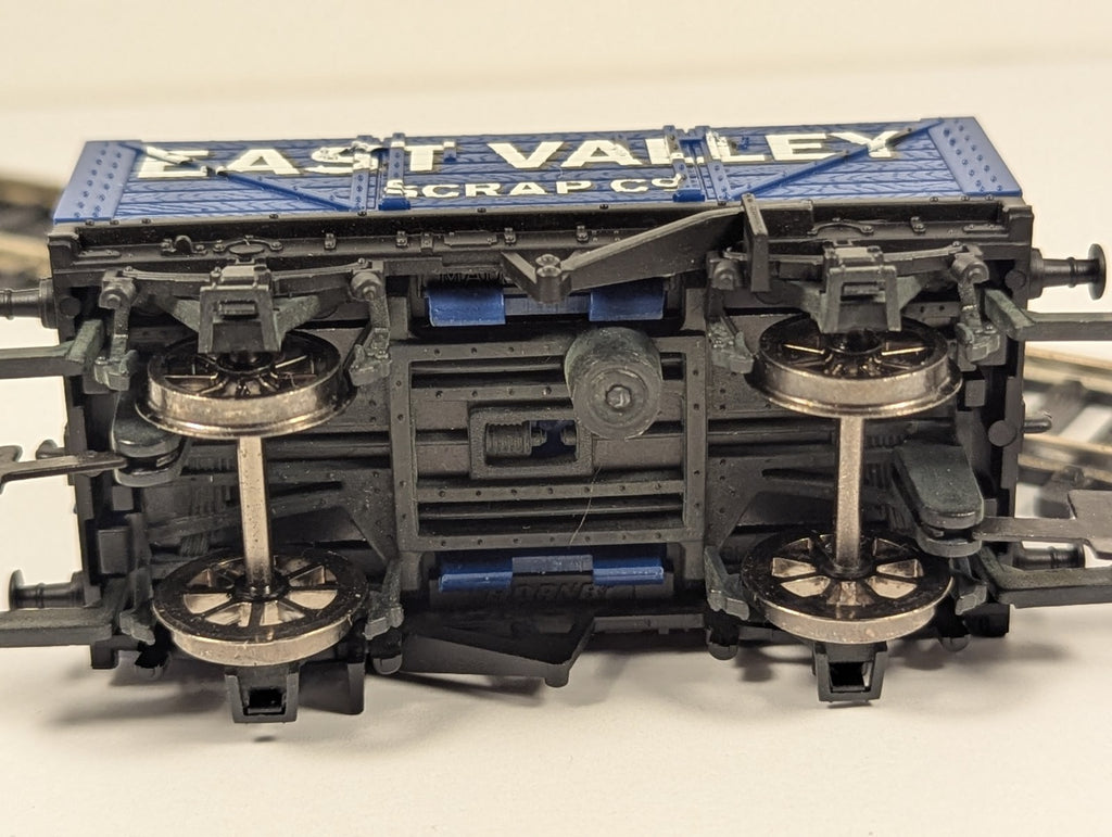 Hornb OO Gauge 7 Plank Open Wagon 'East Valley Scrap Co'