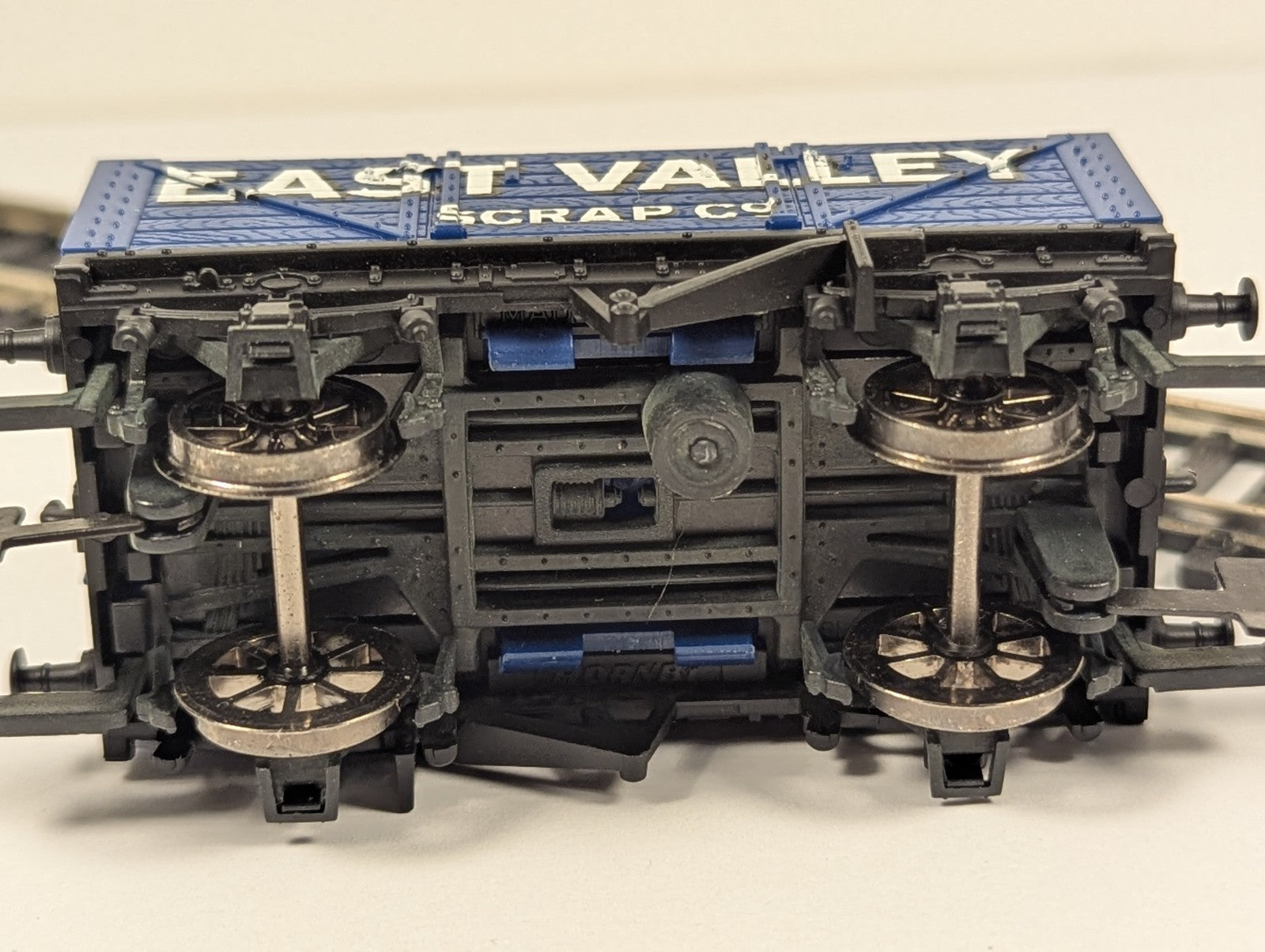 Hornb OO Gauge 7 Plank Open Wagon 'East Valley Scrap Co'
