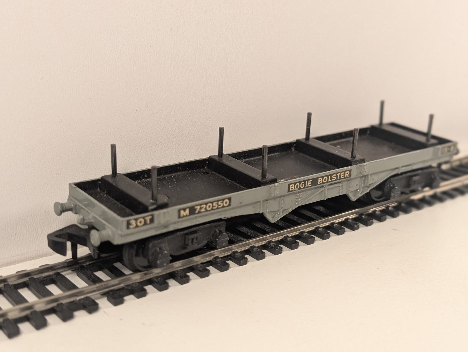 Hornby Dublo 30 Ton Bogie Bolster Wagon M720550