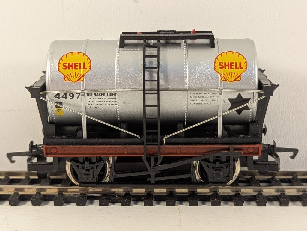 Hornby Railways OO Gauge Shell/BP Tank Wagon 4497 Shell/BP Silver R.245