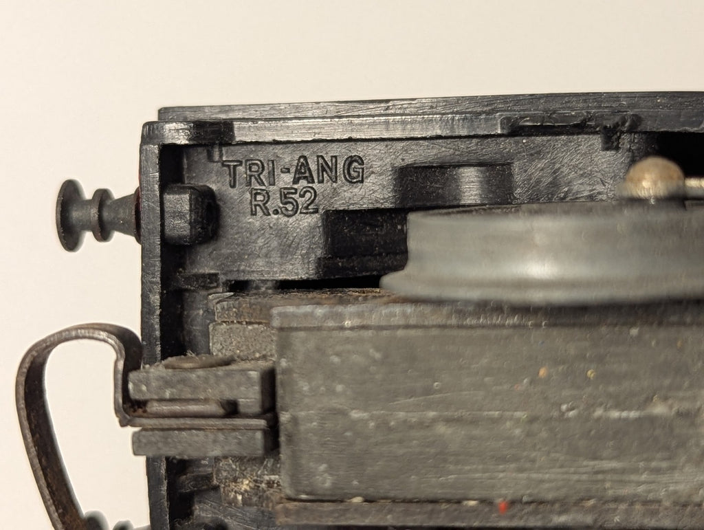 Tri-ang OO Gauge BR Class 3F Jinty 0-6-0T Steam Locomotive 47606 BR Black R.52