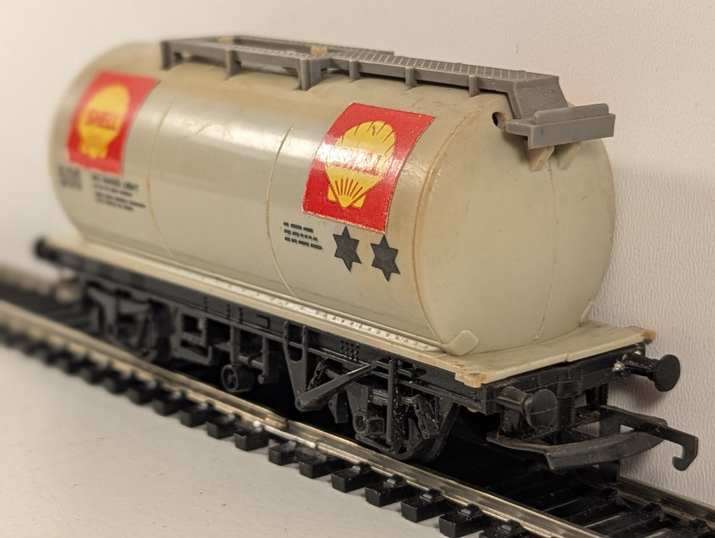 Hornby Railways R020 OO Gauge Shell Tank Wagon - Boxed