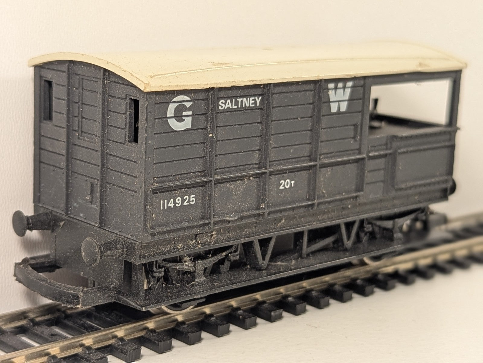 Hornby R714 OO Gauge GWR 20T Toad Brake Van