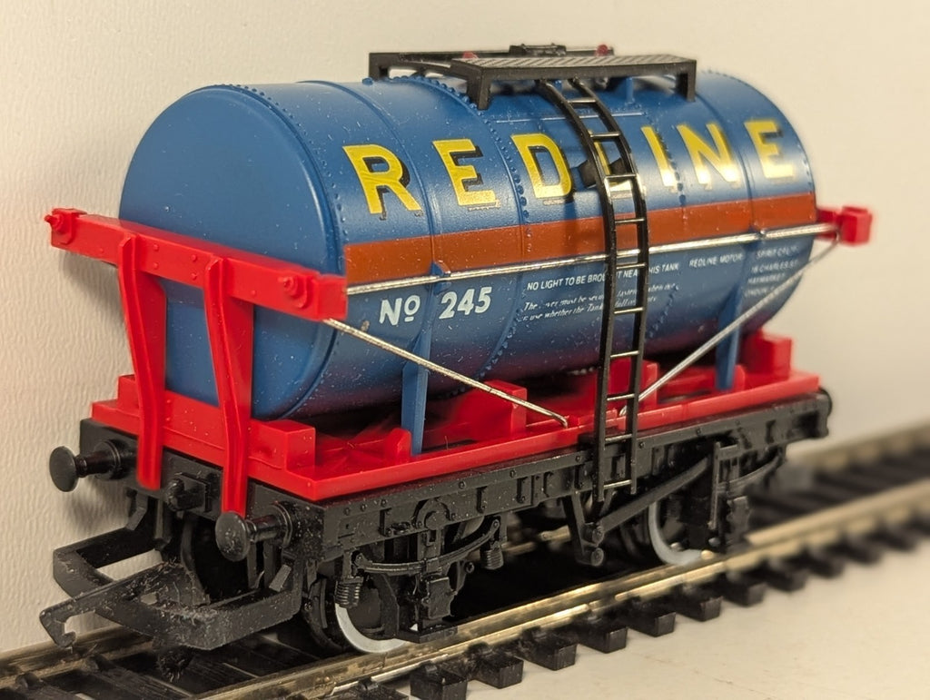 Hornby OO Gauge Redline Tank Wagon 245 R.129