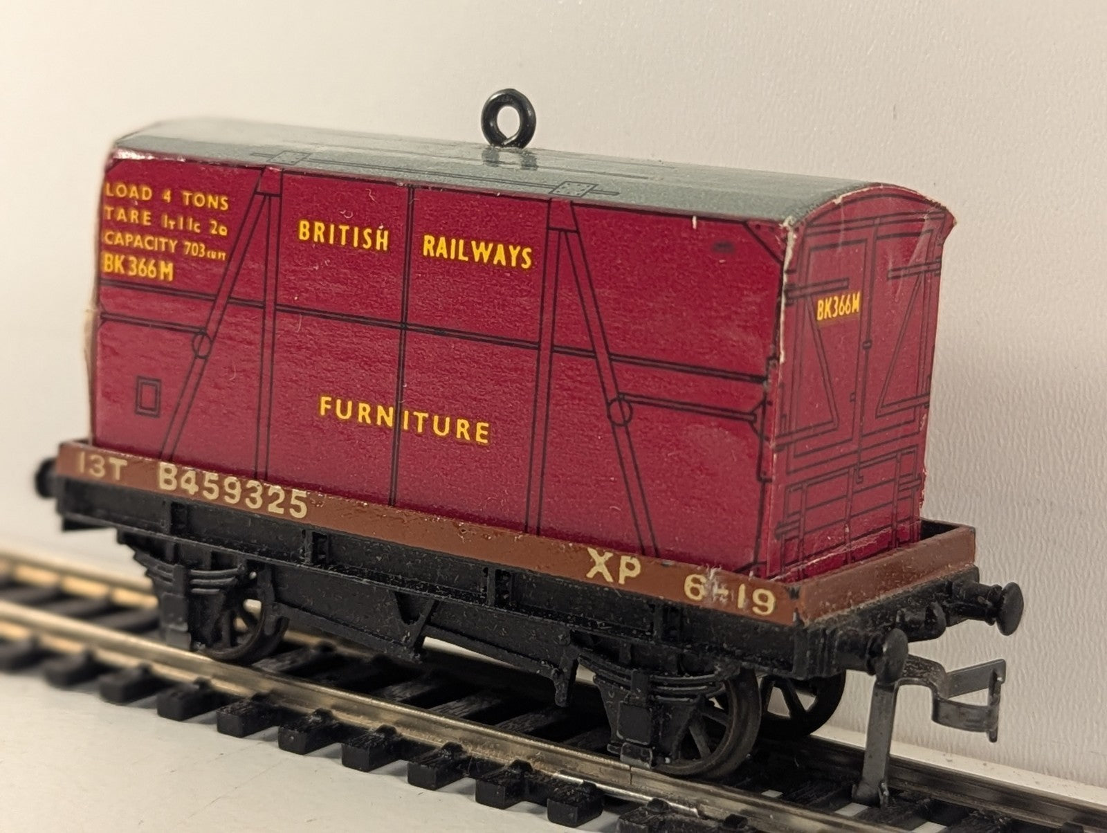 Hornby Dublo 32087 OO Gauge D1 Low-Sided Wagon with Furniture Container - Boxed