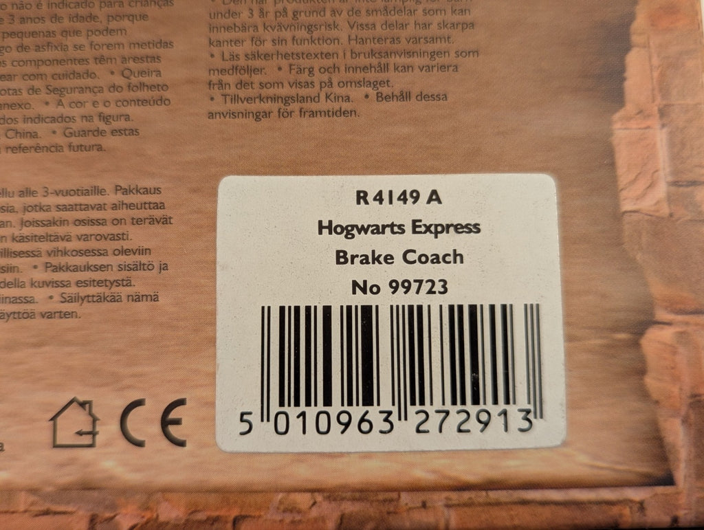 Hornby R4149A Hogwarts Express Brake Coach