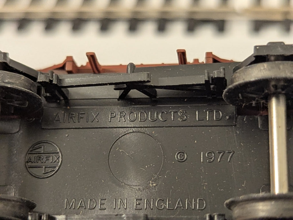 Airfix OO Gauge LMS 5 Plank Open Wagon