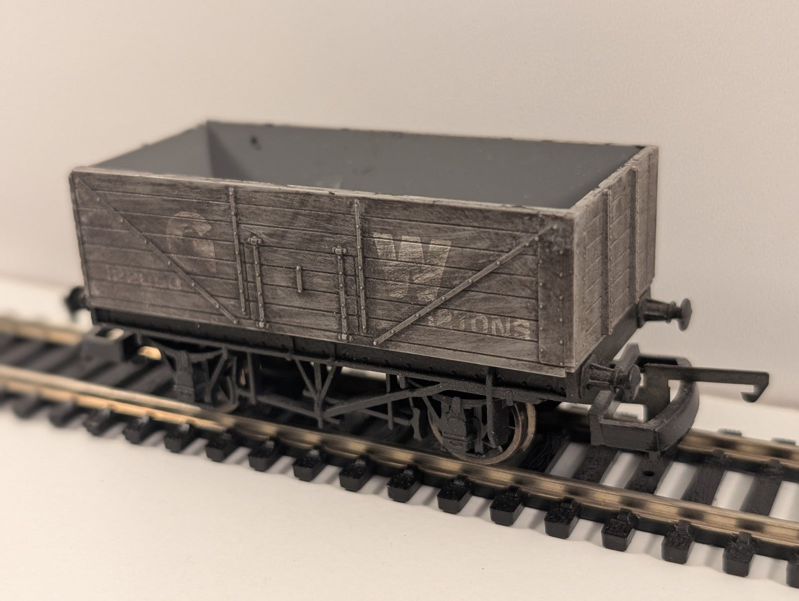 Lima 606L 7-Plank Open Wagon – GWR Grey (Weathered) – OO Gauge