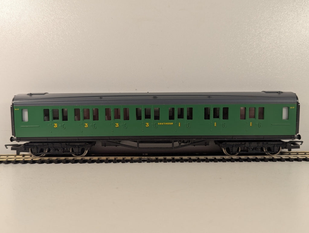 Hornby OO Gauge SR Composite Coach Passenger Coach 5117