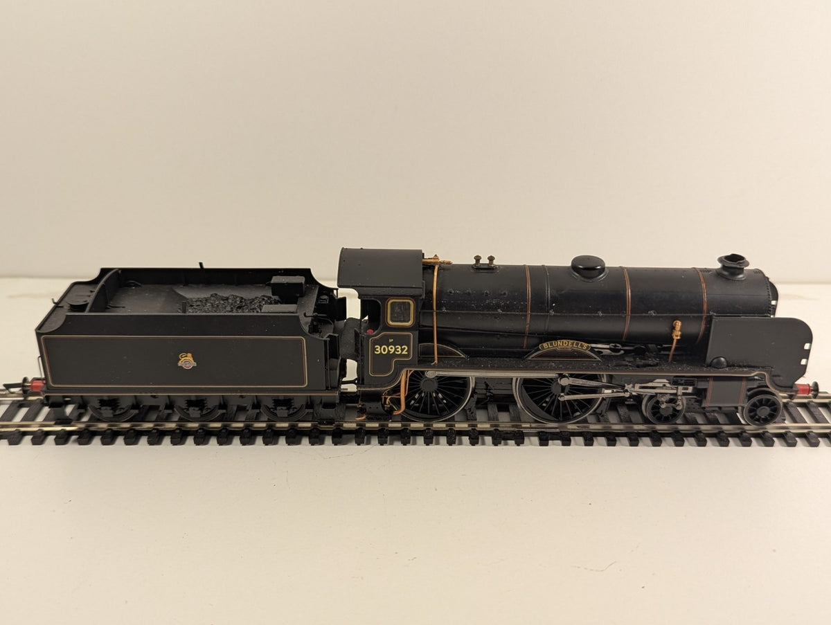 Hornby R2744 BR Schools Class 4-4-0 “Blundell’s” – DCC Ready