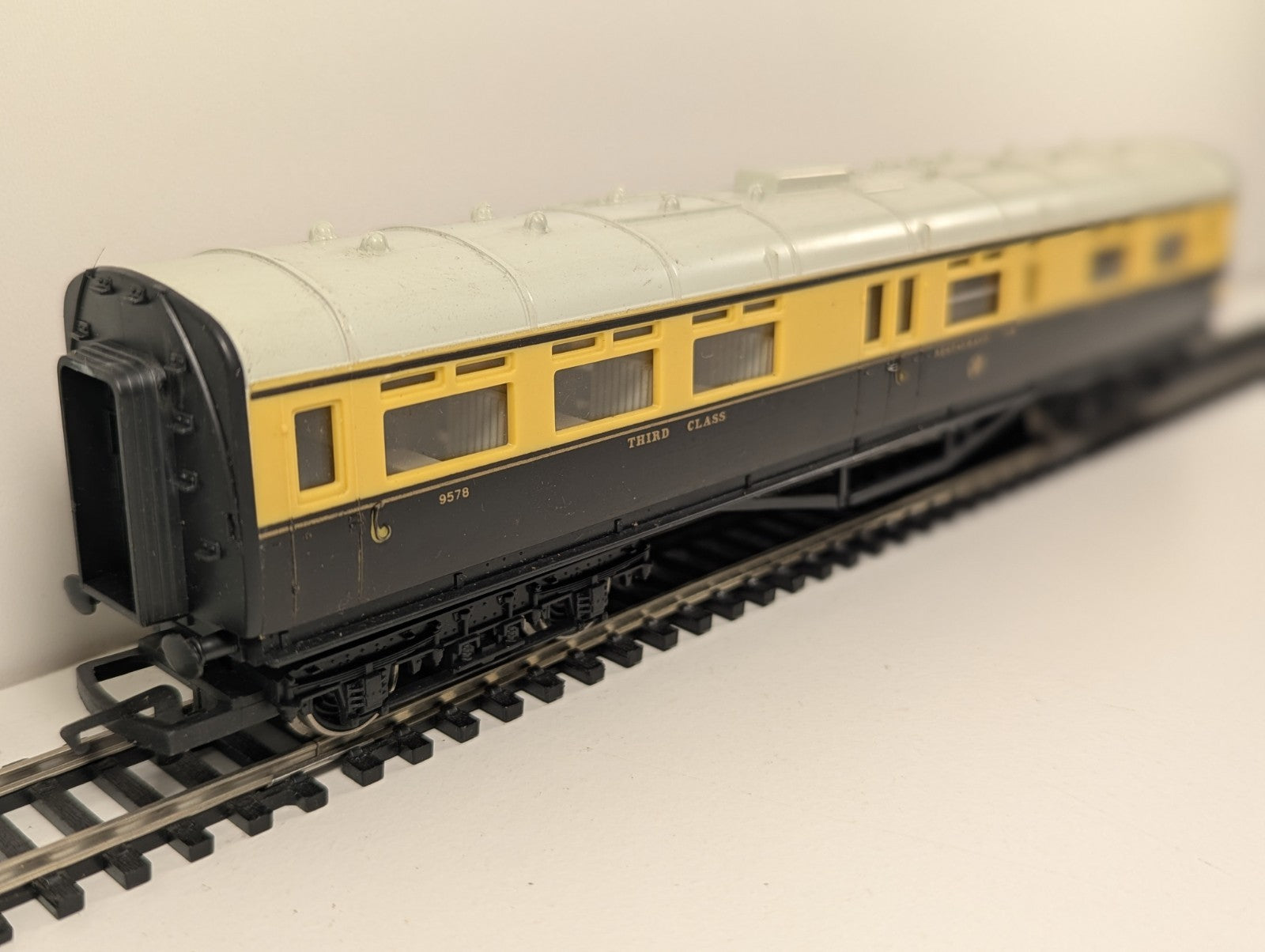 Hornby OO Gauge GWR Collett Restaurant Car No. 9578