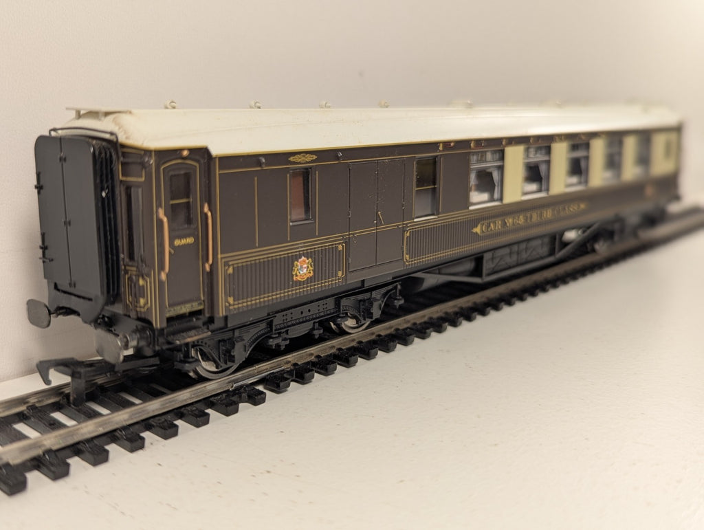 Hornby R4150 Pullman 3rd Class Brake 'Car No.65 Third Class' - Working Lights