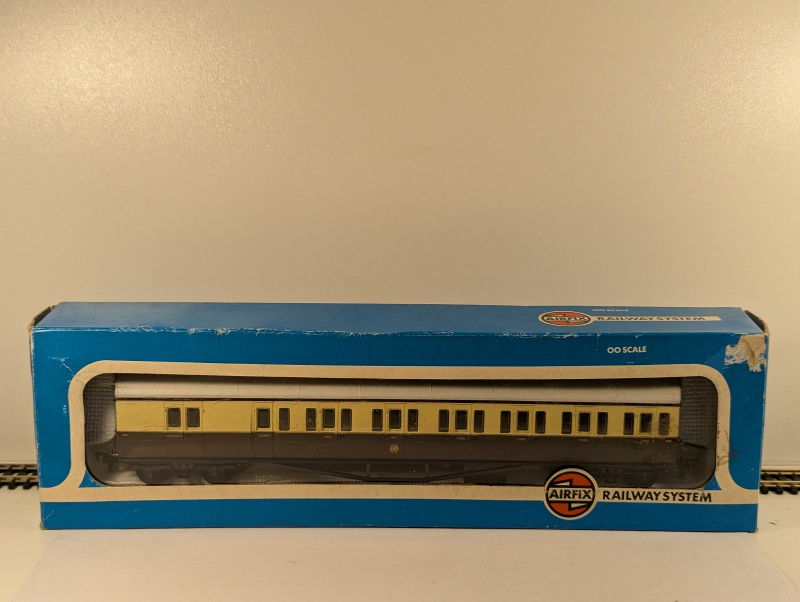 Airfix 54250-0 OO Gauge GWR Class B Suburban Brake Coach Boxed