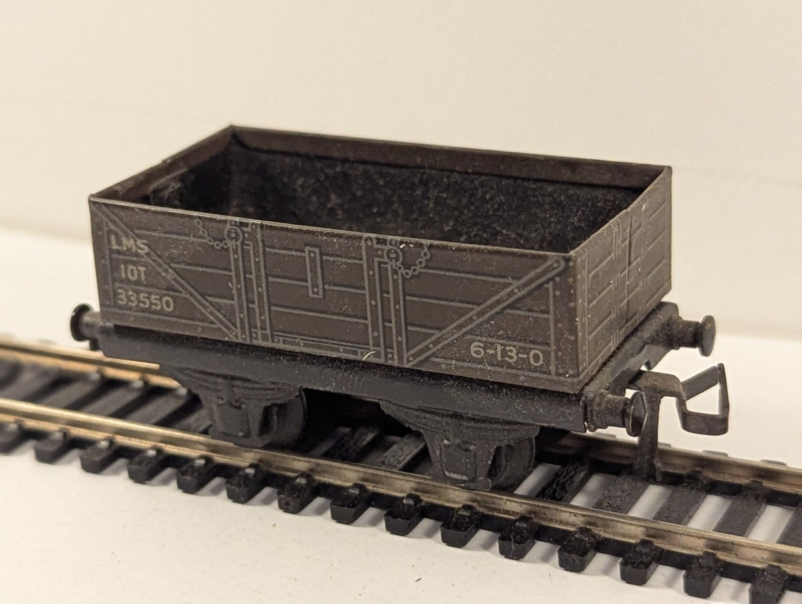 Trix OO Gauge LMS 5 Plank Open Mineral Wagon