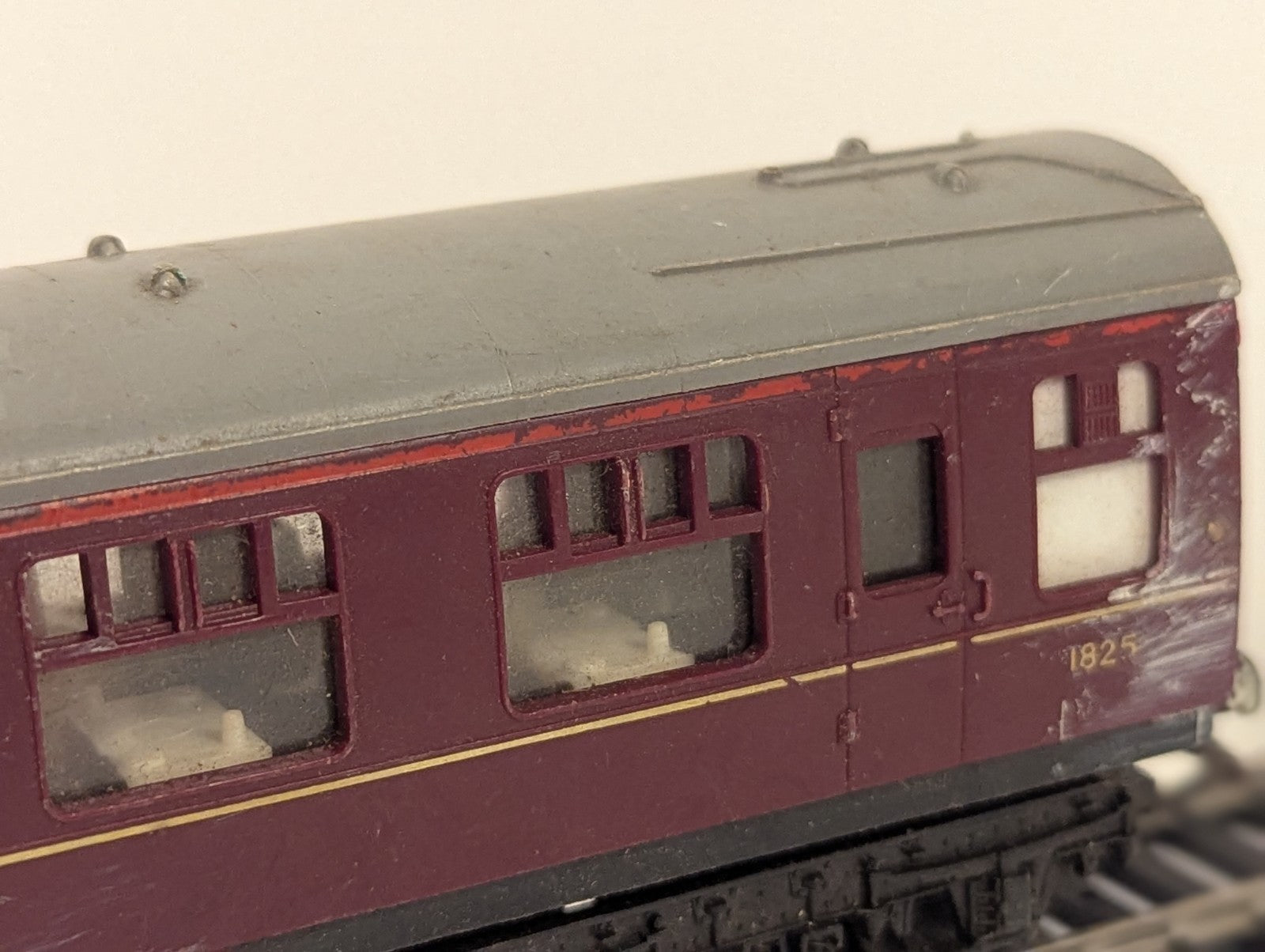 Tri-ang OO Gauge BR Mk1 Corridor Buffet Coach